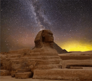 Lire la suite à propos de l’article La lune mystique et le Sphinx
